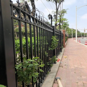 铁艺护栏源头厂家